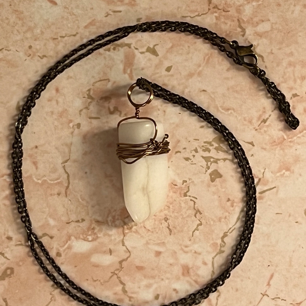 Chic White Pendant Necklace with Wire Wrap